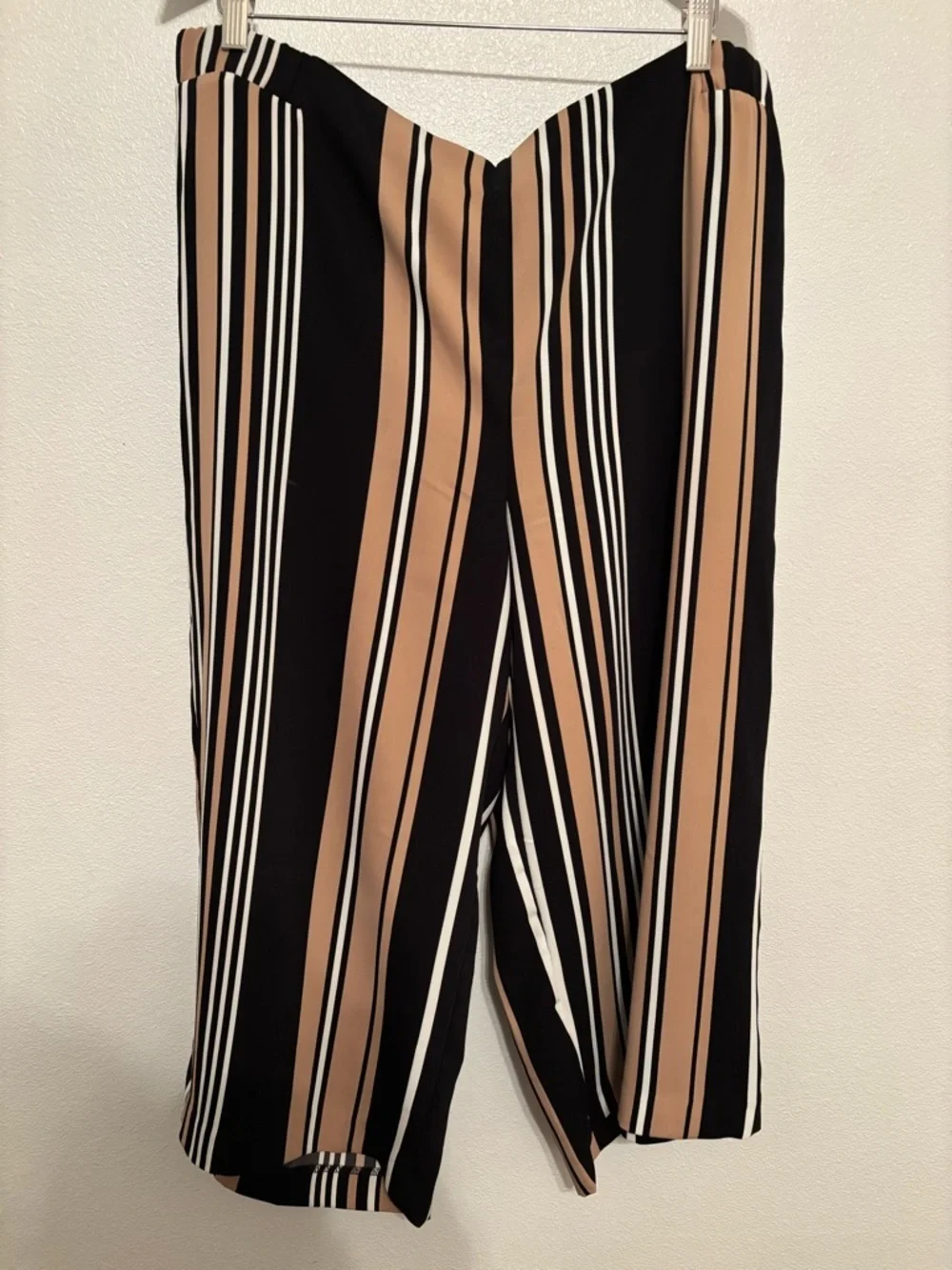 Chicos Dixie Black and Tan Striped Wide-Leg Cropped Pants 2.5  (Xl/14)